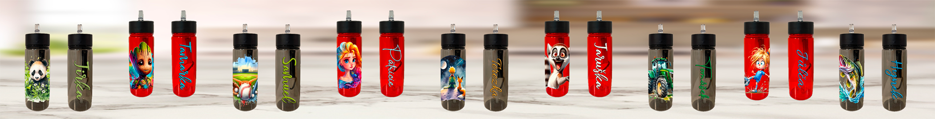 Plastový lahev s brčkem