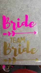 Nažehlovací nápisy Bride a team Bride na rozlučková trička