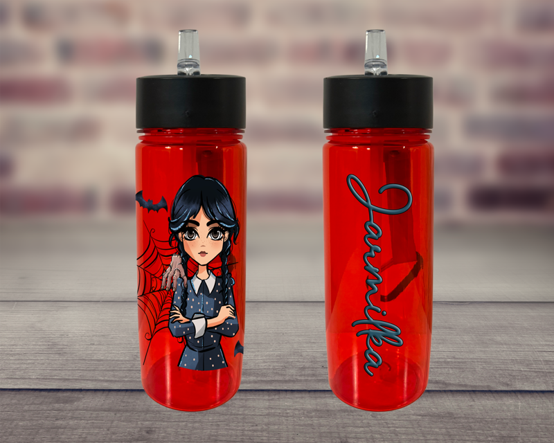 Plastová lahev s pítkem Dívka v černém Plastová lahev s pítkem Dívka v černém